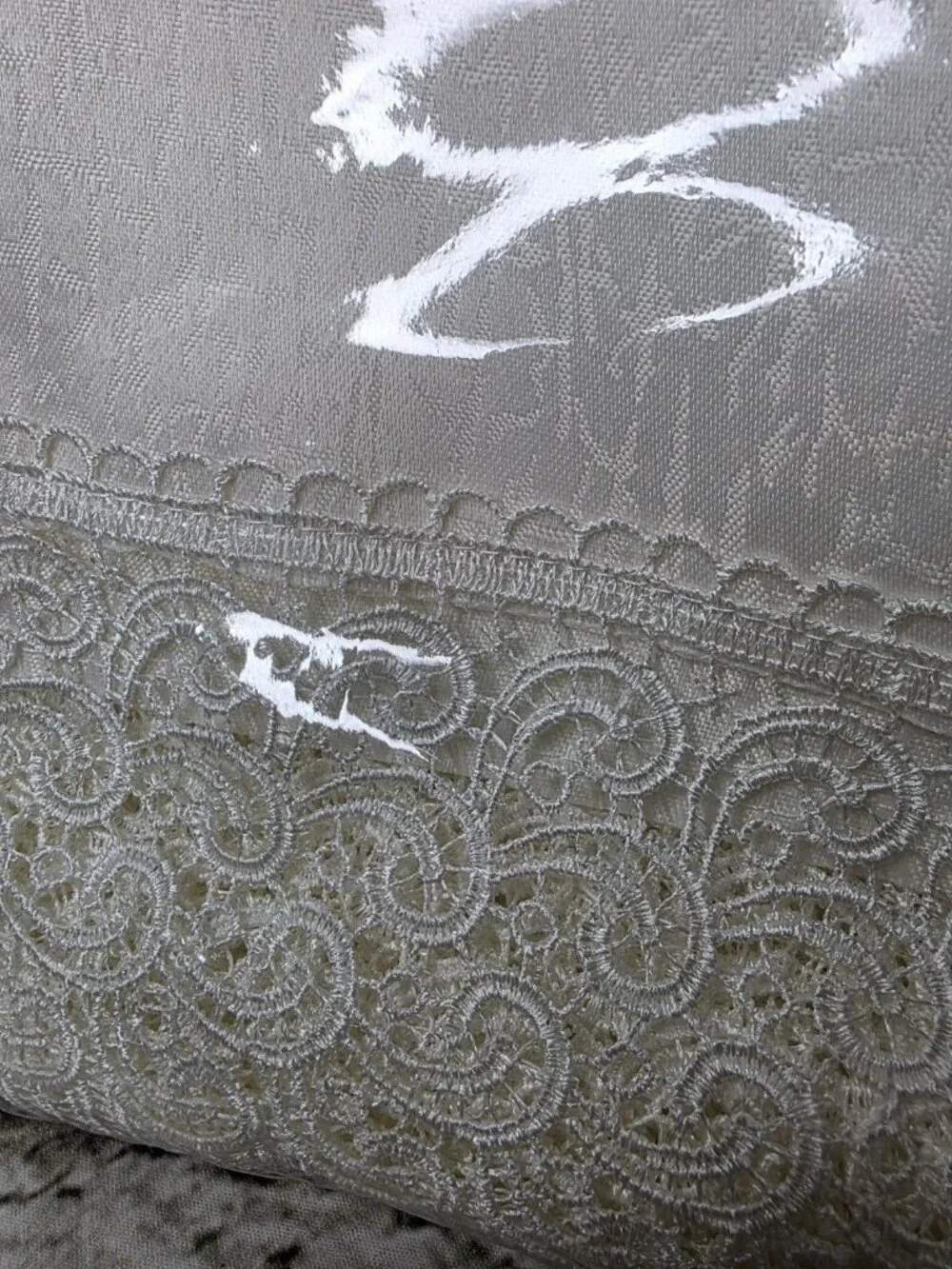 Violet Linen Ivory Treasure Pattern Polyester Rectangle Tablecloth 70